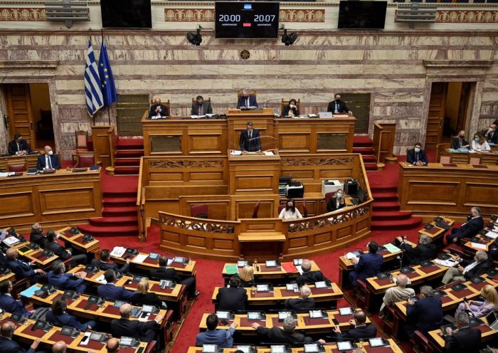 new immigration bill pass in greekparliment
